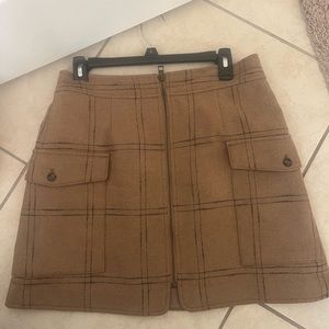 Madewell front-zip skirt.